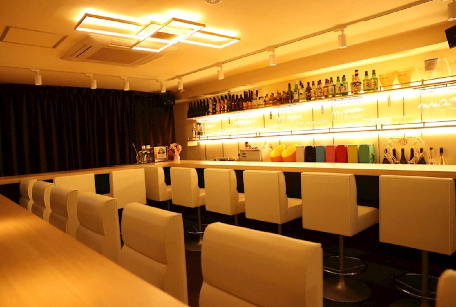 GIRL'S BAR コスプレアカデミー 店内写真2
